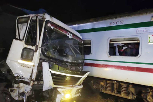 সিলেটের সাথে রেল যোগাযোগ ২ ঘন্টা পর স্বাভাবিক